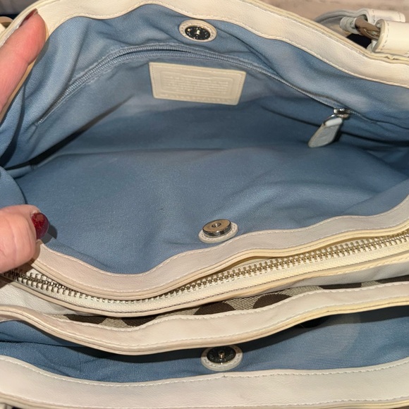 Coach 2010 Cricket Signature Jacquard Handbag - Picture 7 of 10